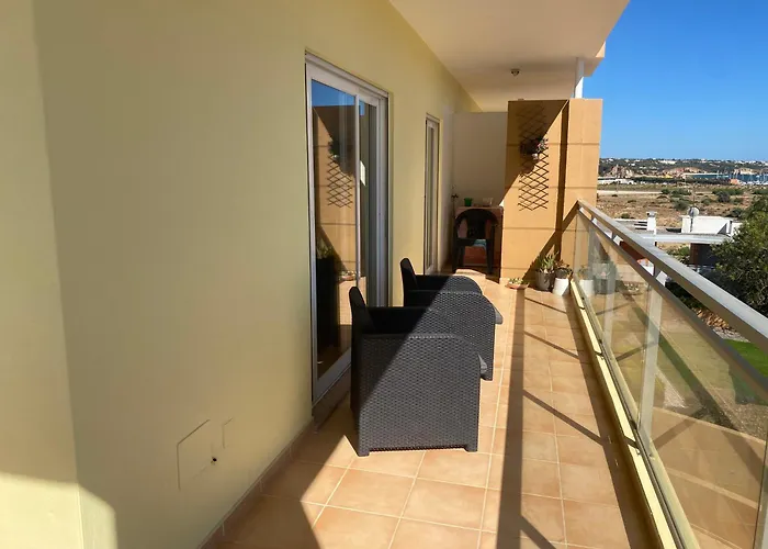 Apartment Two Bedroom With Pool *